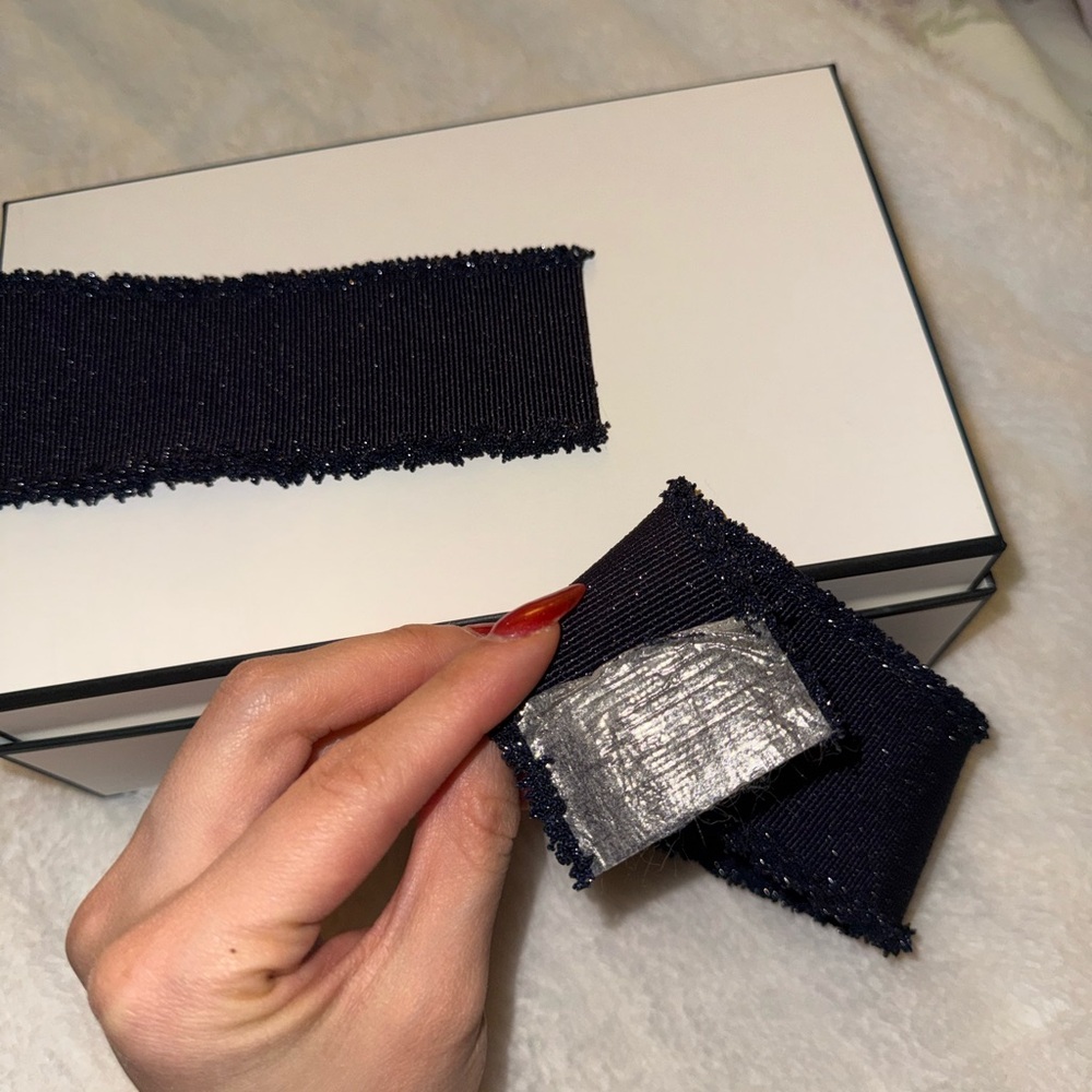 Chanel Gift Box with Ribbon - Picture 5 of 7